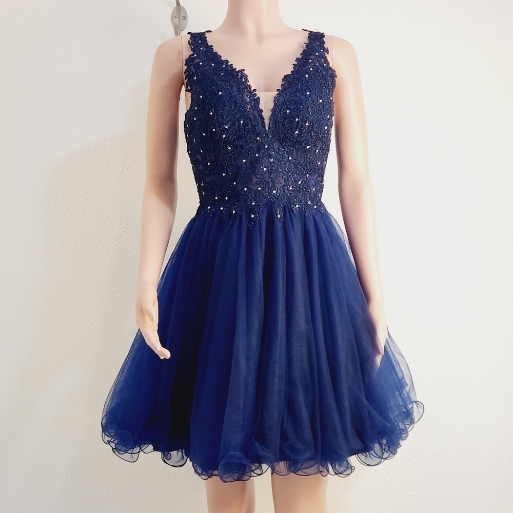 DANCING Queen Navy Blue Crystal Beaded V-Neck Chiffon Prom Dress Size: M
